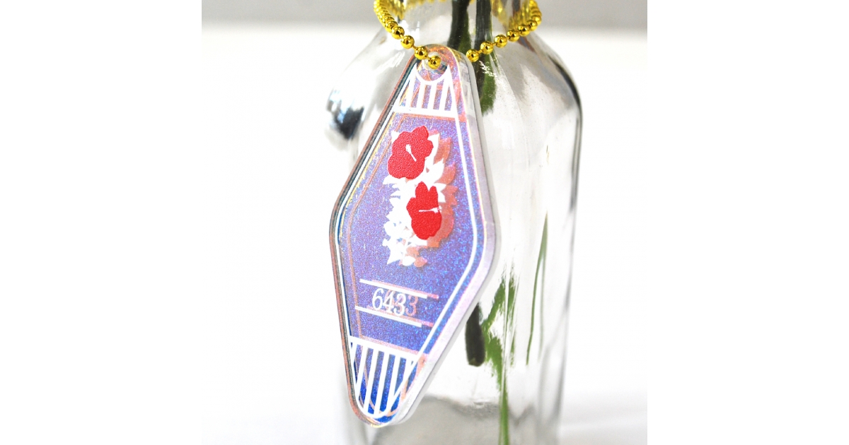 キーホルダー・アクリルキーホルダー kirakira Amazon.co.jp: [Gkジュアン] アクリル キーホルダー Akira