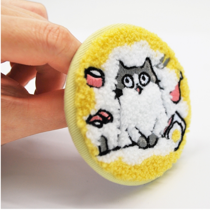サガラ＆タタミ刺繍_76mm缶バッジ