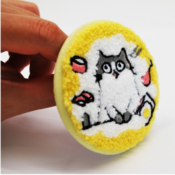 サガラ＆タタミ刺繍_76mm缶バッジ
